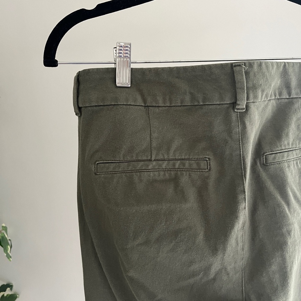 Old navy pixie pant - Picture 2 of 3